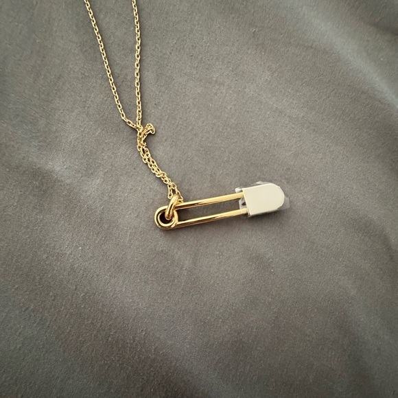Coach pin necklace - Picture 2 of 5